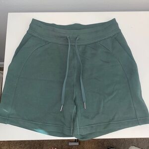 Lululemon scuba shorts